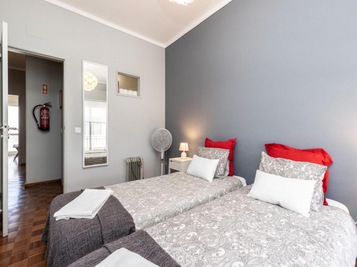Akisol Faro Sunny Apartment Bagian luar foto