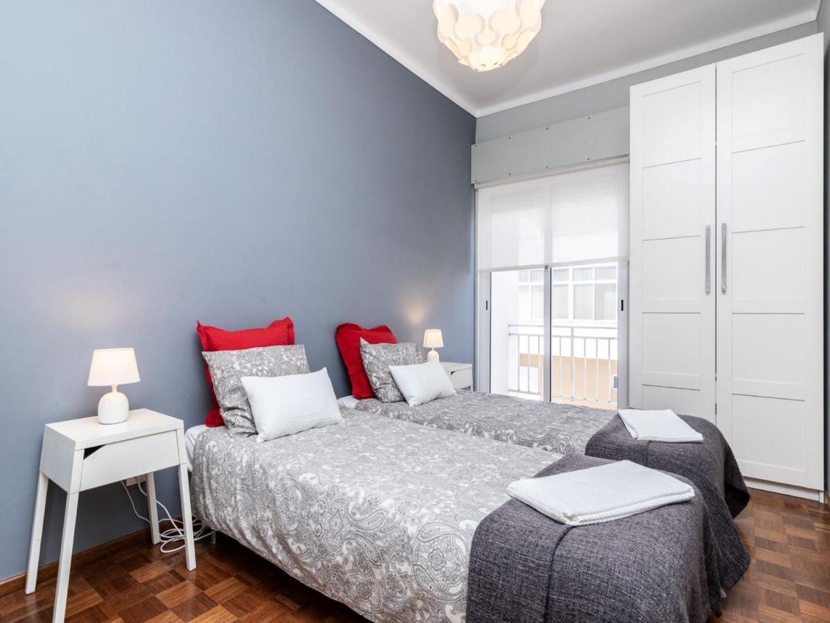 Akisol Faro Sunny Apartment Bagian luar foto